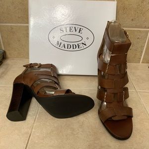 Brand NEW, never worn!!